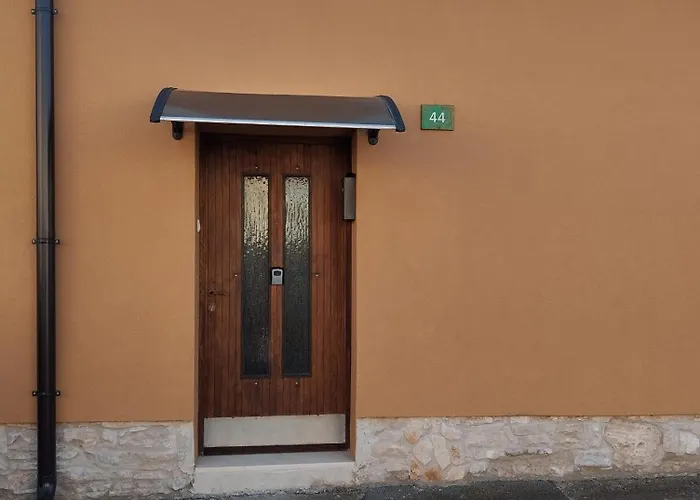 Casa Lauro בית הארחה פולה